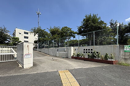 豊中市立第十五中学校 約400m(徒歩5分)