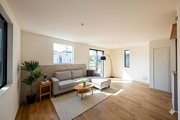 LDK|広さ約17.7帖のLDKは大きな家具を置いても、ご家族全員が快適にお過ごしいただけます。※一部CG加工