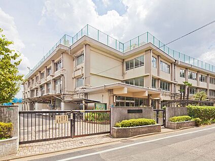 練馬区立田柄第二小学校 120m