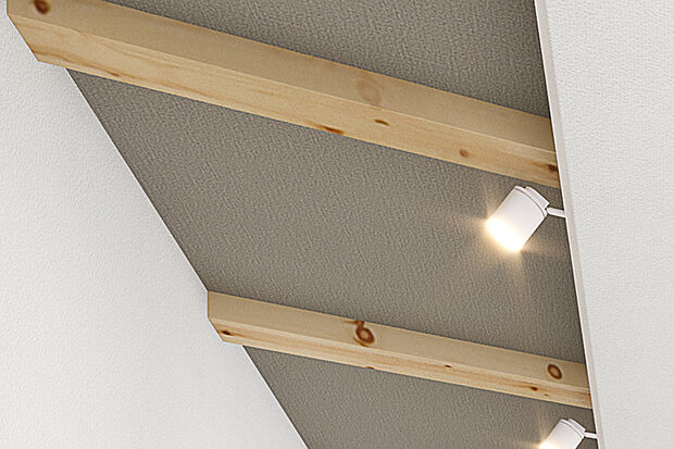 【【化粧梁】】リビングの天井の一部に、木の温もりを感じられる化粧梁を採用しました。家族が集まる寛ぎの空間に、奥行きや立体感を演出します。