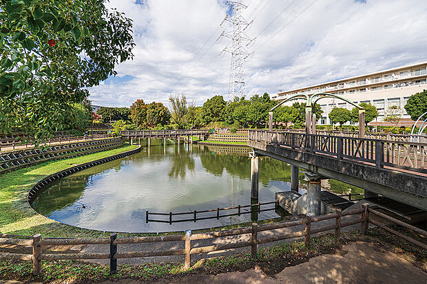 松ヶ崎中央公園(現地より徒歩4分)