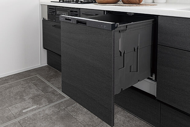 【【食器洗い乾燥機/トクラスBb】】食事の後片付けをサポートしてくれるビルトインタイプの食器洗浄乾燥機が標準装備。家事の時間短縮になるだけでなく、手洗いに比べて大幅に節水できる省エネタイプを採用しています。