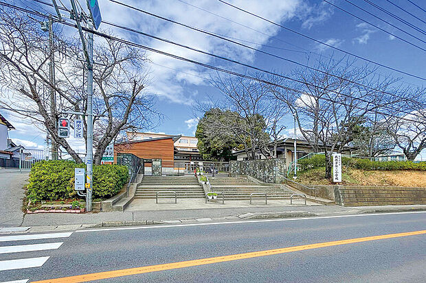 我孫子市立我孫子第二小学校（現地より徒歩11分）