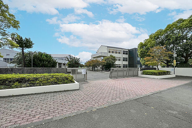 守谷市立けやき台中学校（現地より徒歩6分）