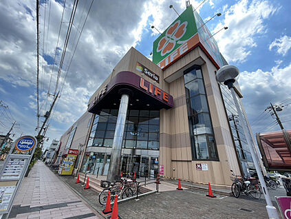 ライフ竹の塚店 519m