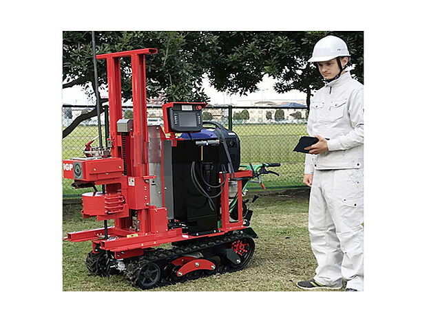 【地盤調査(地盤保証20年)】スクリューウエイト貫入試験方式を採用。調査の結果を精査して、安心して暮らせるように最適な基礎設計をご提案いたします。地盤調査結果に基づき、最長20年間不同沈下に伴う建物の破損部の修復を補償します。※補償期間は引渡日により異なる場合があります。