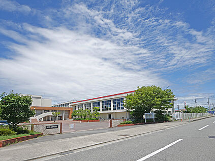 稲美北中学校 850ｍ～890ｍ(徒歩約11分)