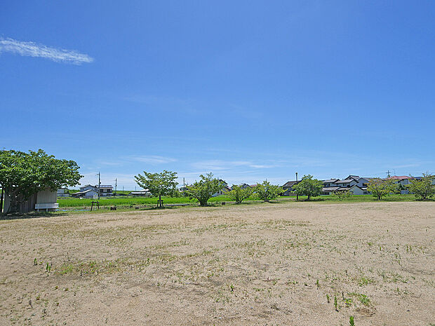 上新田ふれあい広場(約400m)