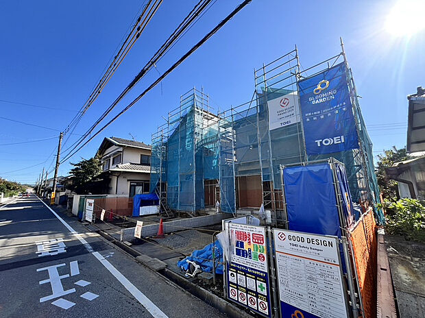 【外観（10.11撮影）】手前から1号棟、2号棟