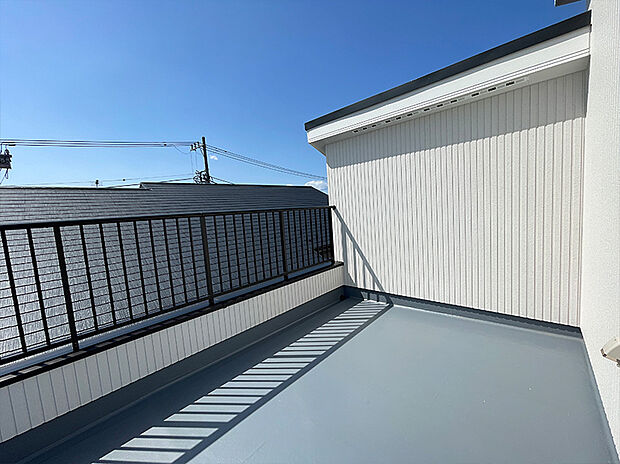 【［施工例］ルーフバルコニー】用途無限大なルーフバルコニーで気軽にアウトドア気分♪