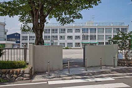 狭山市立奥富小学校 1660m