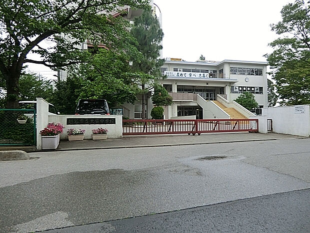 大袋中学校（約1,200m）