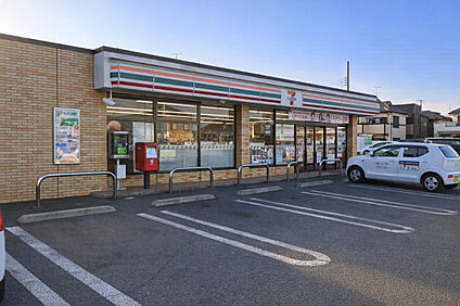 セブンイレブン庄和西金野井店 210m