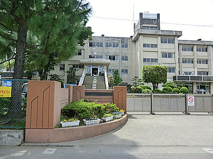 久喜東中学校 1300m