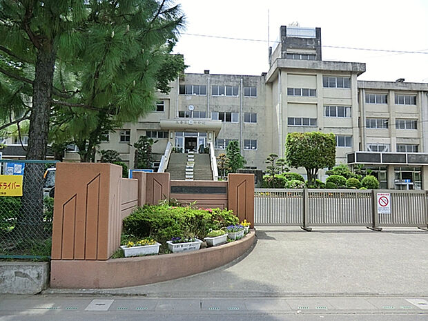久喜東中学校（約1,300m）