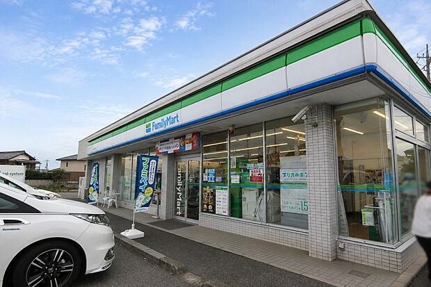 ファミリーマート鷲宮上新井店（約550m）