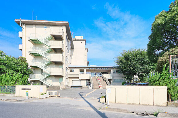 武蔵野中学校(現地より徒歩25分)