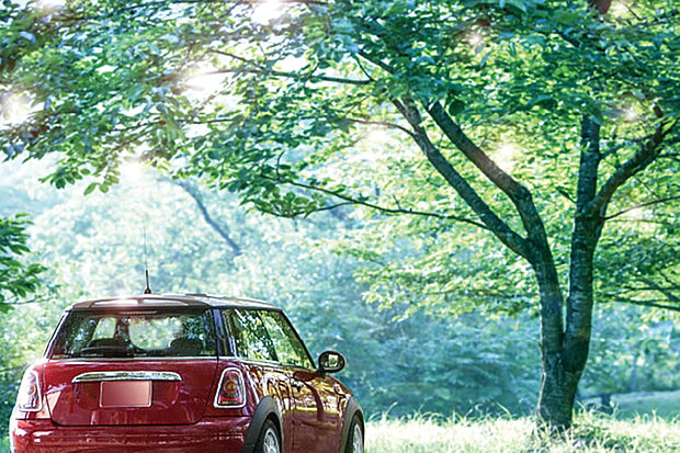 【【カースペース2台標準】】カースペース2台分を全邸標準で確保。日常の送迎や来客時にもゆとりを持って対応でき、家族の暮らしにちょうどいい安心感をもたらします。※駐車可能な車種には制限があります。