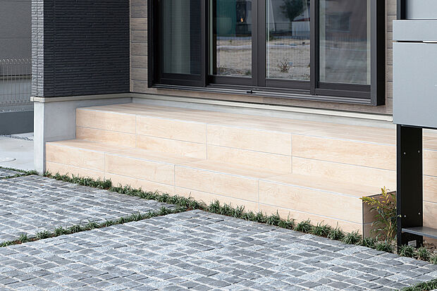 【【エンガワ】】ニワと住戸内の中間領域として内と外をつなぐ現代版の「エンガワ」。人々との交流が自然なものに。