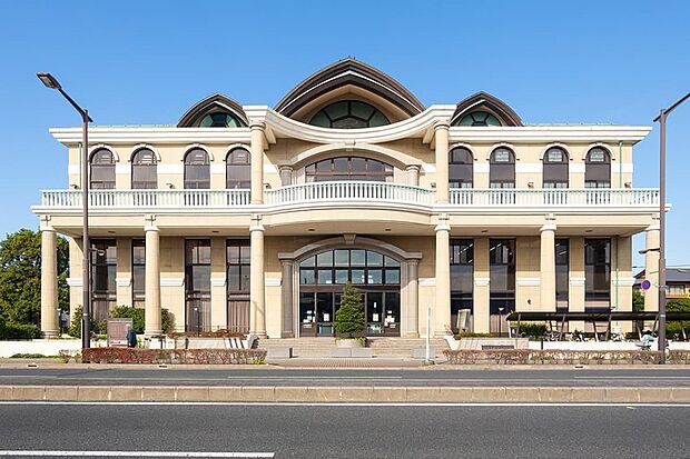 北部図書室、越谷市役所北部出張所(現地より徒歩6分)