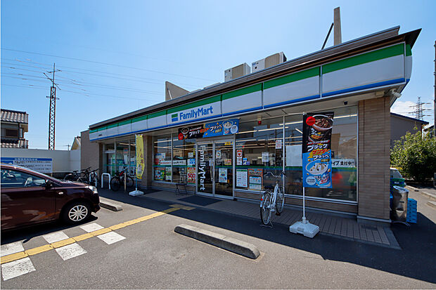 ファミリーマート入間東町店（約210m）