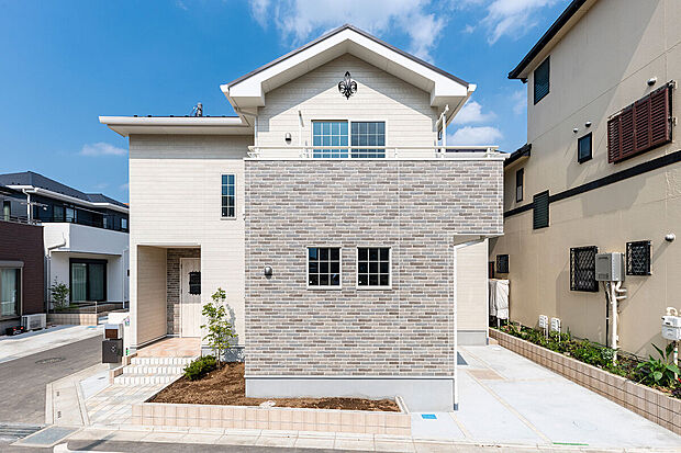 【自由設計対応のセミオーダー住宅「グランシア」（土地+建物）】弊社施工例【外観】