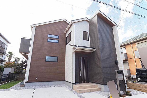 外観写真/カースペース並列2台分