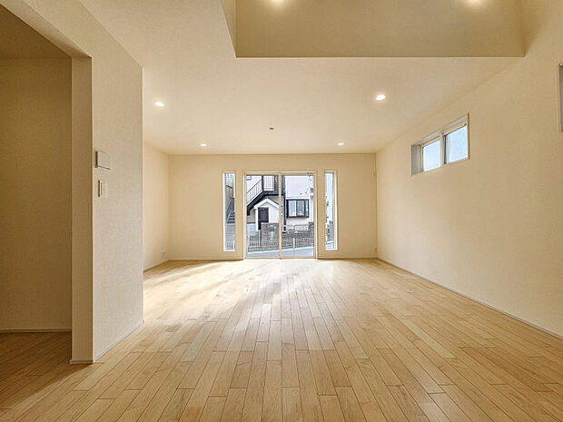 LDK（20.83帖）※パントリー含む　