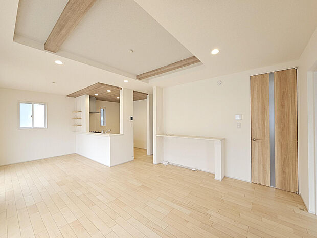 1号棟　LDK（18.18帖）　