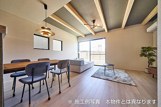 【A棟】LDには床暖房を標準装備。寒い冬にしっかり足元から身体を暖めます。冷え性の方はもちろん、ご家族やペットまで嬉しい設備です。