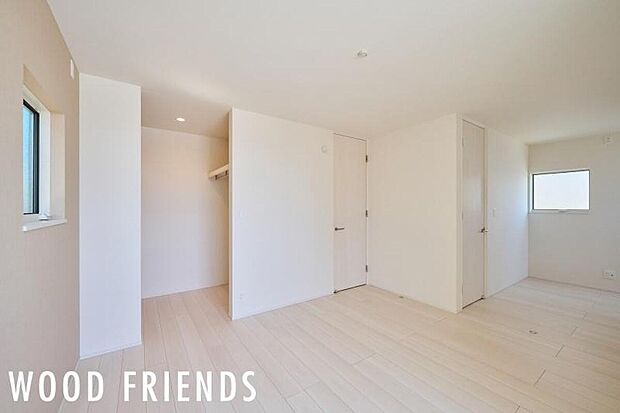 【リビング以外の居室】間仕切り次第で1部屋から2部屋に変更可能な仕様です。お子様の成長やライフスタイルの変化に合わせ、柔軟にお部屋の数を変えられます。
室内(2026年8月)撮影