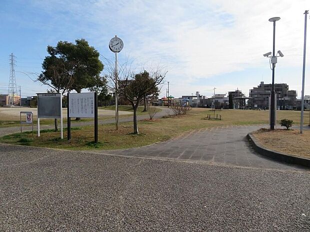 印場中央公園（約240m）