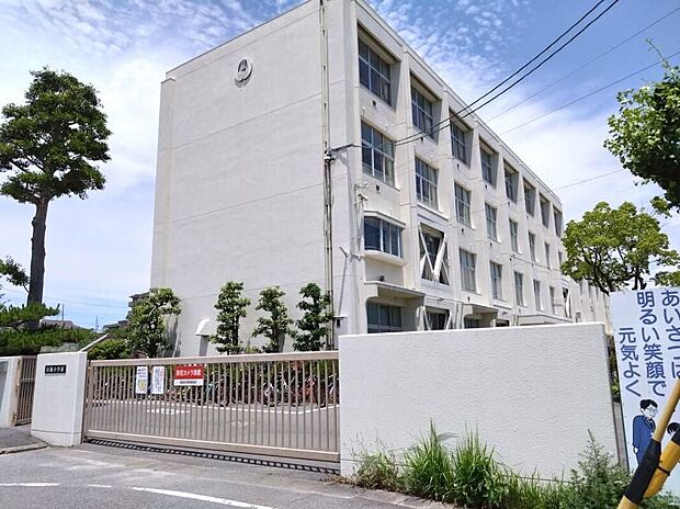 白鳳小学校（約320m）
