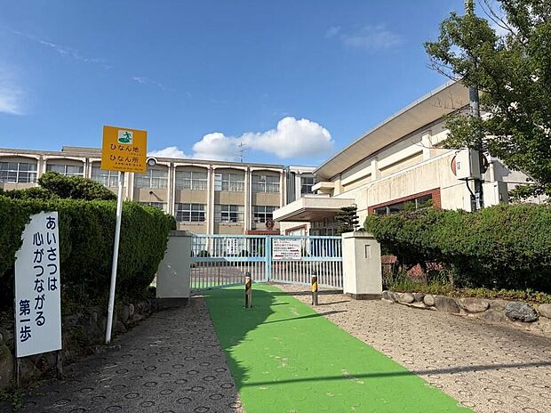 江南市立布袋北小学校(約388m)