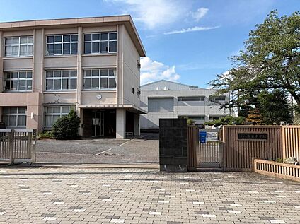 江南市立布袋中学校 1414m(徒歩18分)