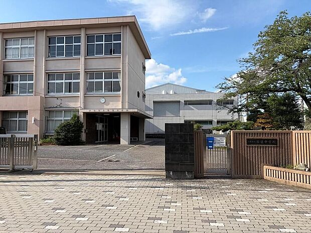 江南市立布袋中学校(約1,414m)