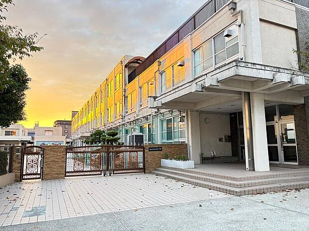 名古屋市立西味鋺小学校(約886m)