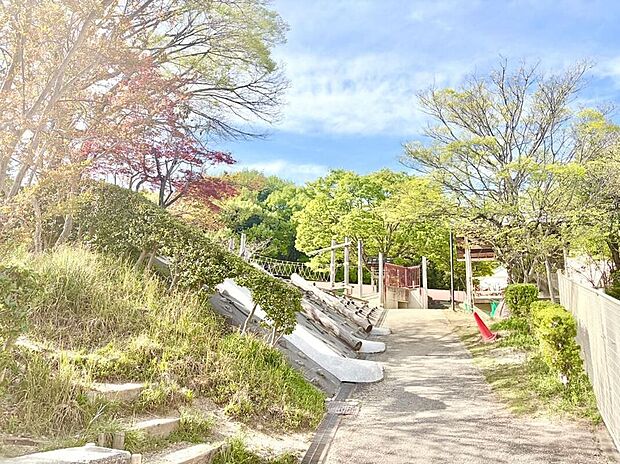 金城学院幼稚園(約1,102m)
