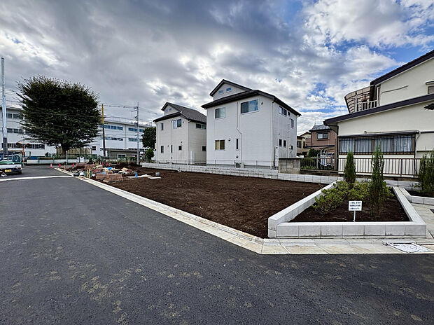 【【外観写真】】全棟ロフトorグルニエ付き◎豊富な収納スペースのほか、日々の暮らしをサポートしてくれる充実の設備・仕様を標準搭載しています。