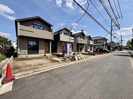【前面道路含む現地写真】