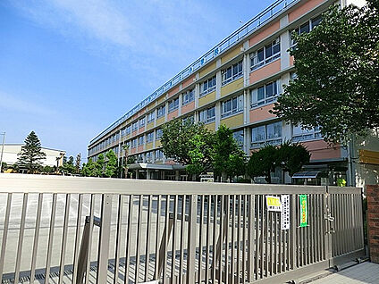 三鷹市立第三小学校 1360m
