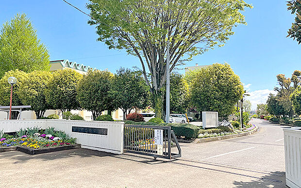 深谷市立南中学校（約490m）