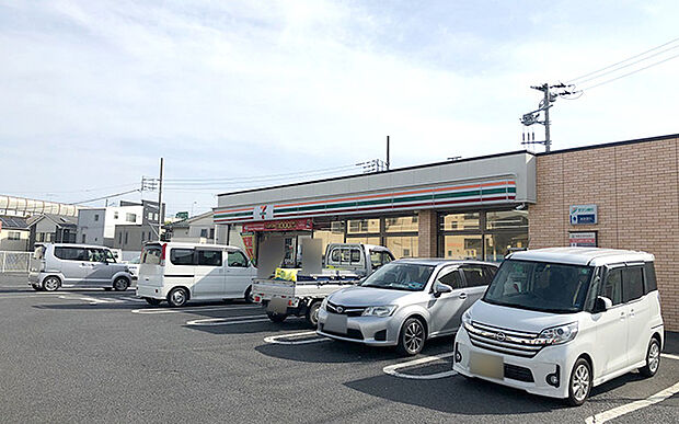 セブンイレブン（約290m）