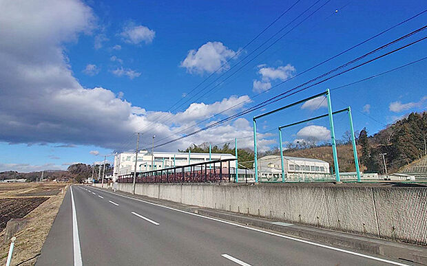 市立東北中学校（約1,650m）