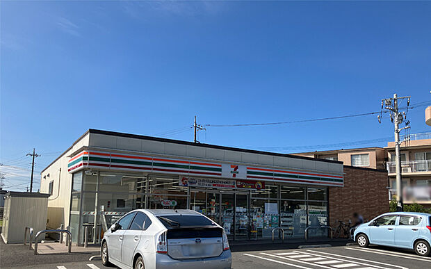 セブンイレブン(約260m)