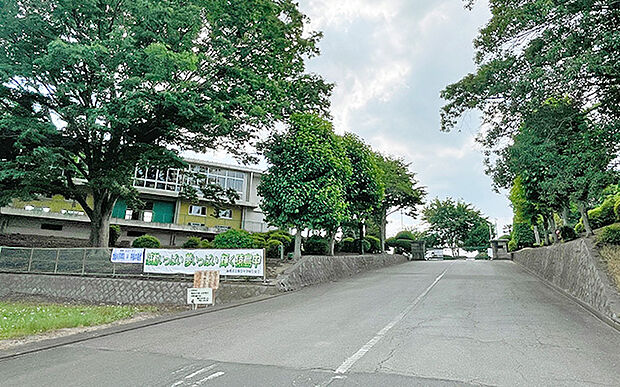 坂東市立猿島中学校（約1,660m）