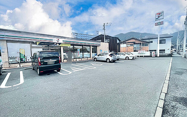 セブン-イレブン 二丈深江店(約610m)