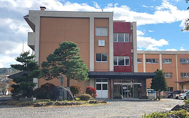 南小学校(約580m)