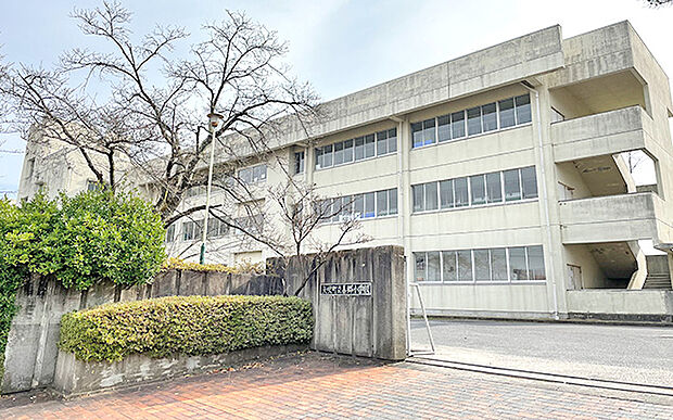 町立善郷小学校(約2,230m)