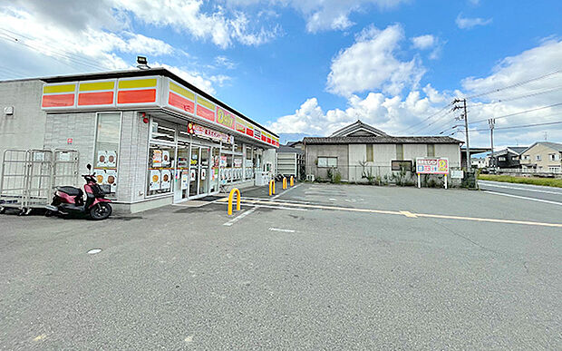 デイリーヤマザキ御所芽原店(約860m)